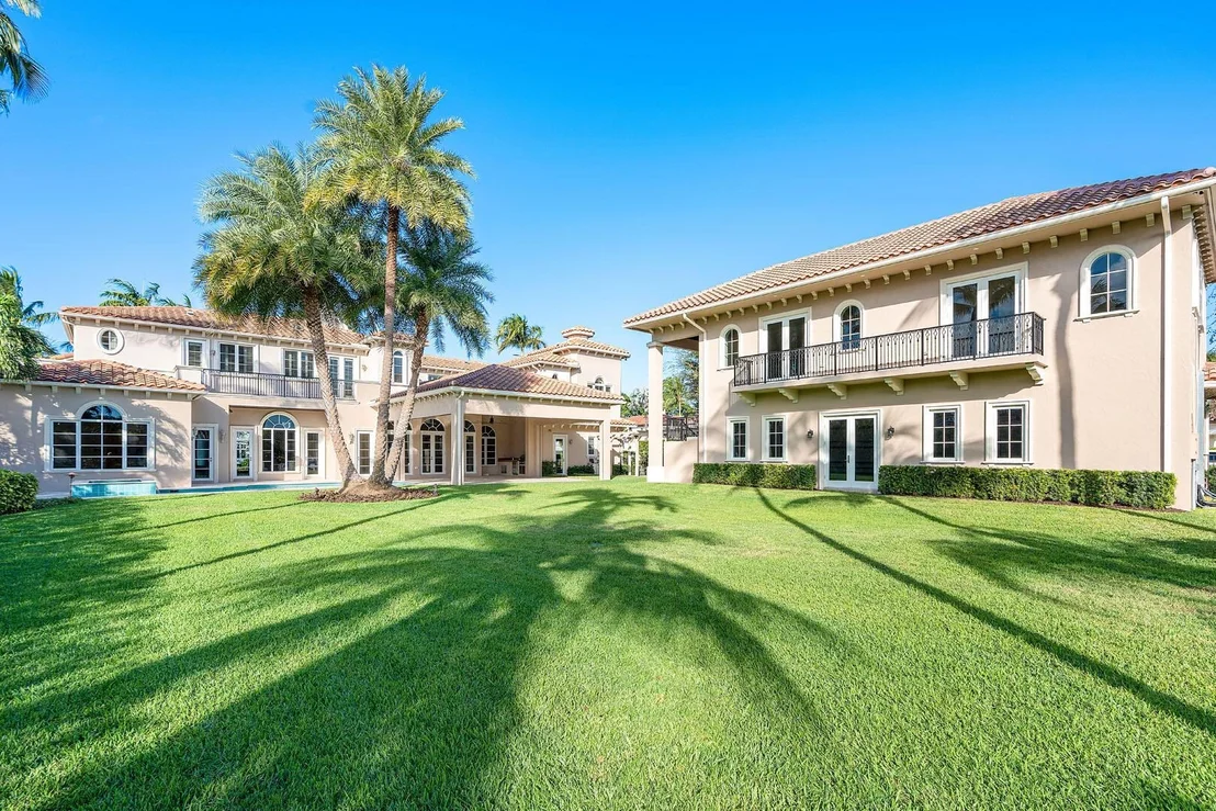 Photo of 384 Royal Palm Way