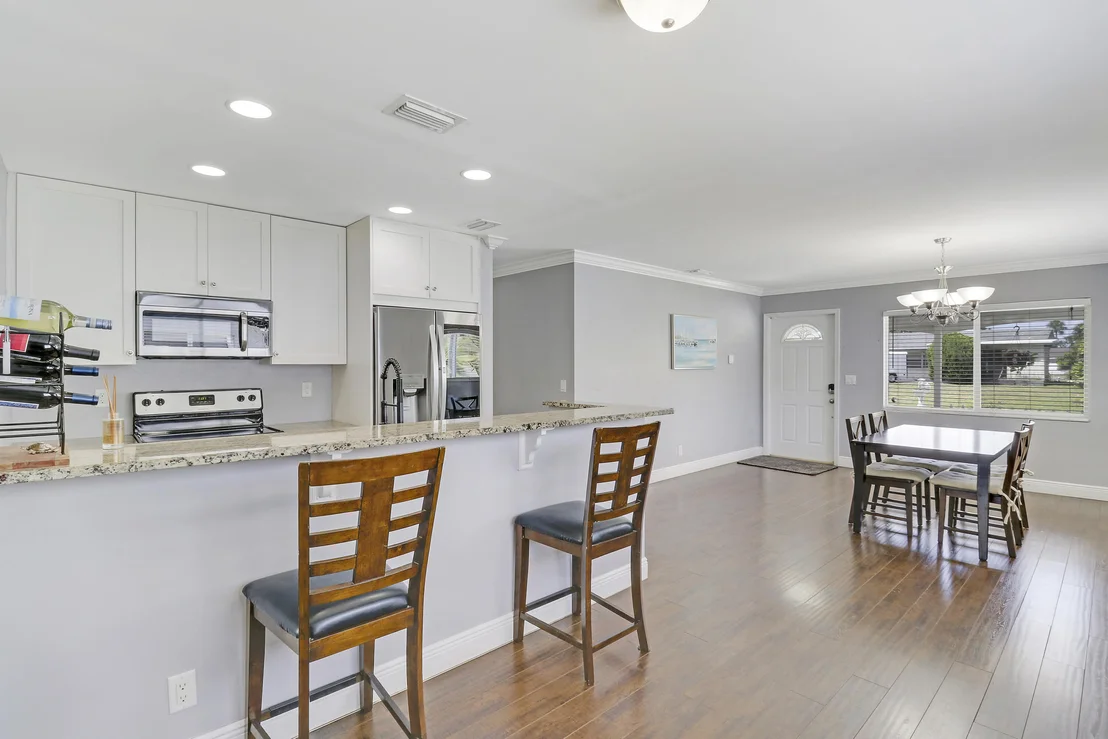 Photo of 532 Riverside Drive