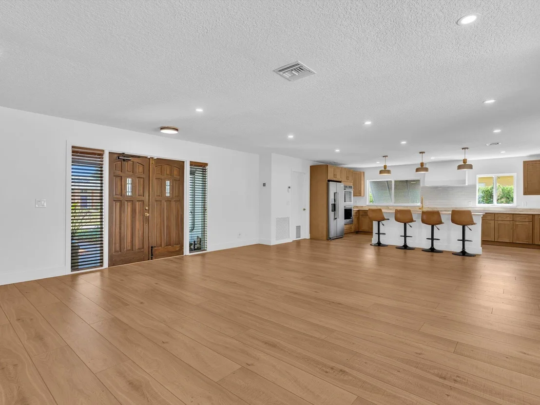 Photo of 3264 Lakeview Drive