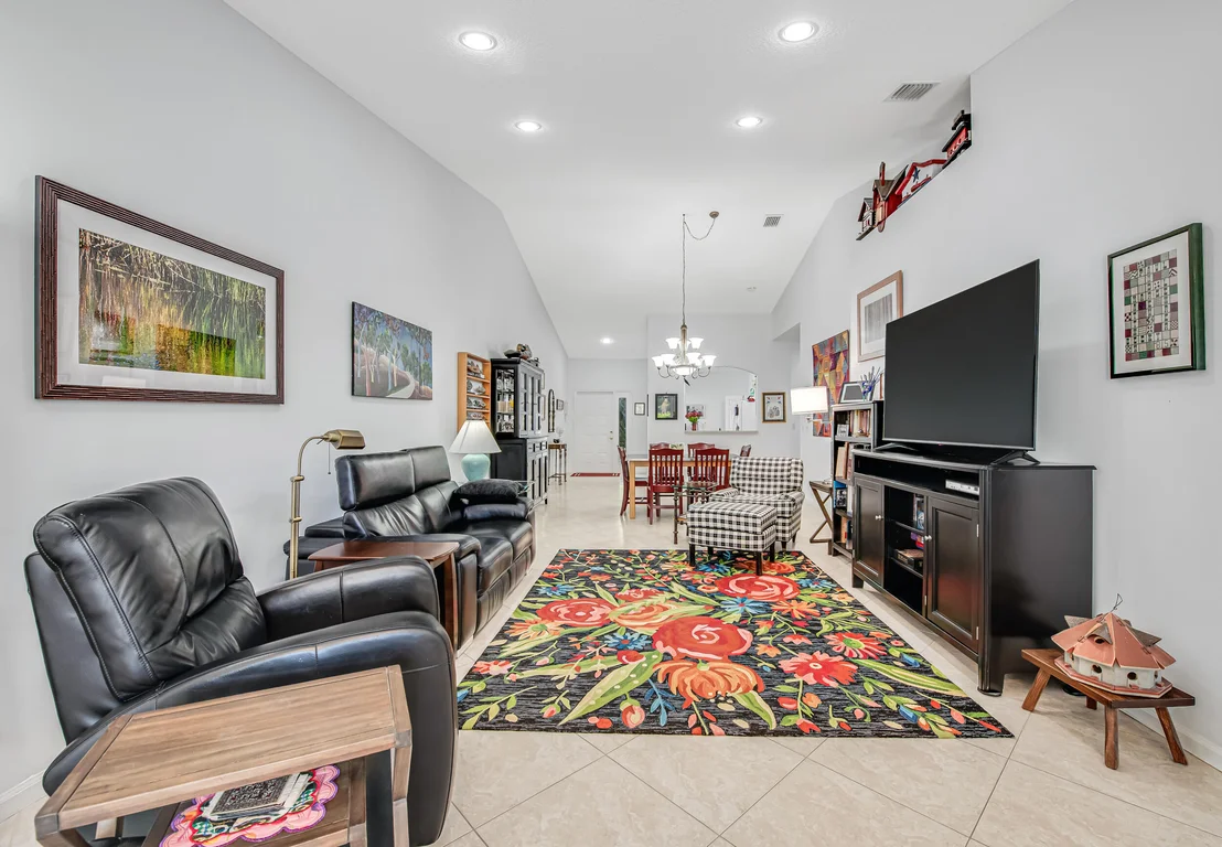 Photo of 9543 Crescent View Drive N