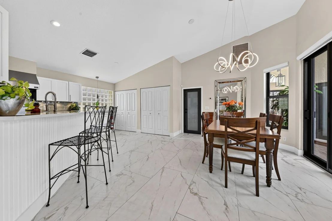 Photo of 2865 N Clearbrook Circle N