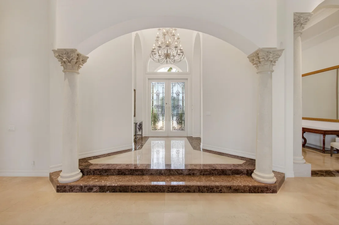 Photo of 331 MIZNER LAKE ESTATES Drive