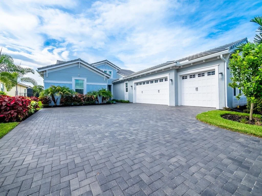 Photo of 15848 Orchard Drive