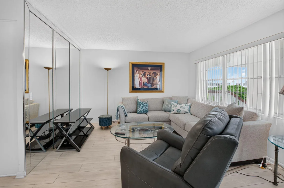 Photo of 4071 CORNWALL D