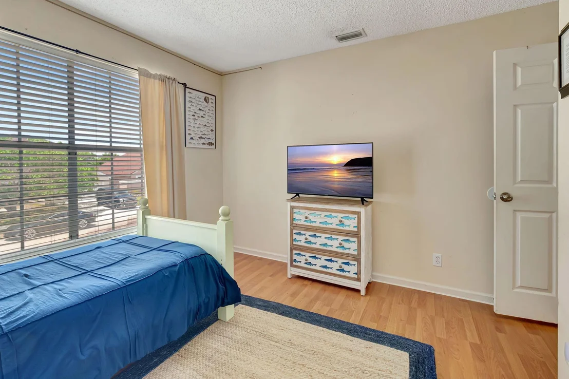 Photo of 8884 Spring Valley Drive