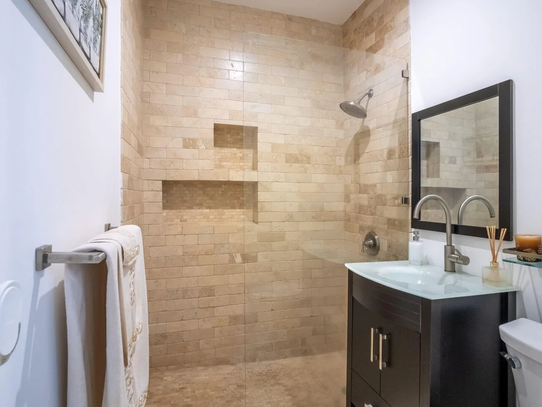 Photo of 16633 Golfview Drive