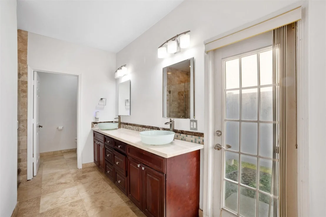 Photo of 2545 Kerry Drive