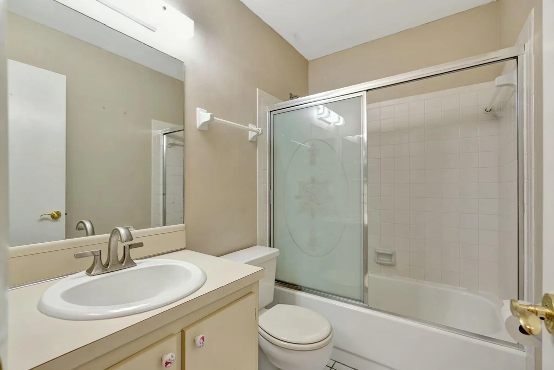 Photo of 126 Greentree Circle