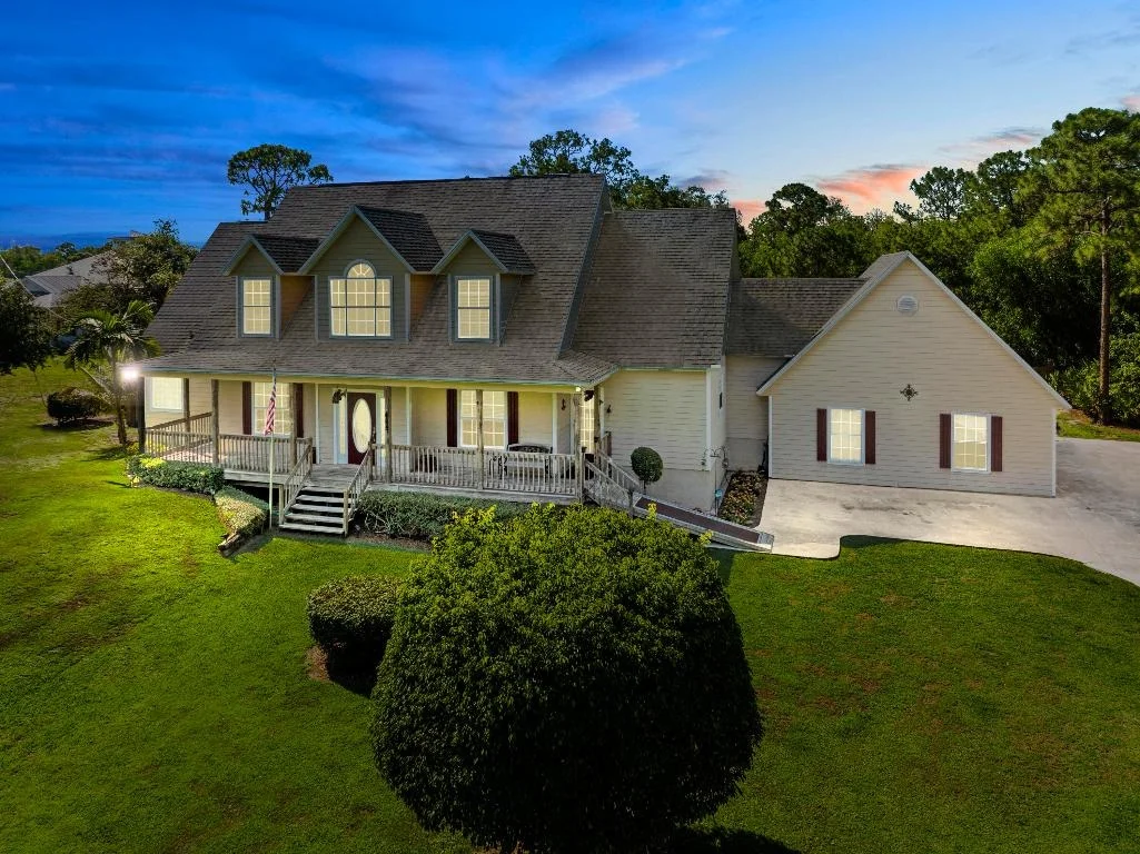 Photo of 405 SE Salerno Road