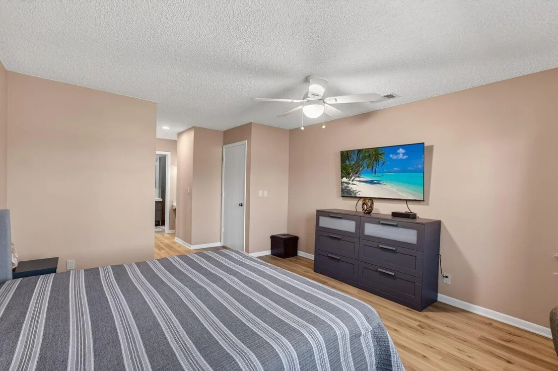 Photo of Unit C at 5100 Nesting Way