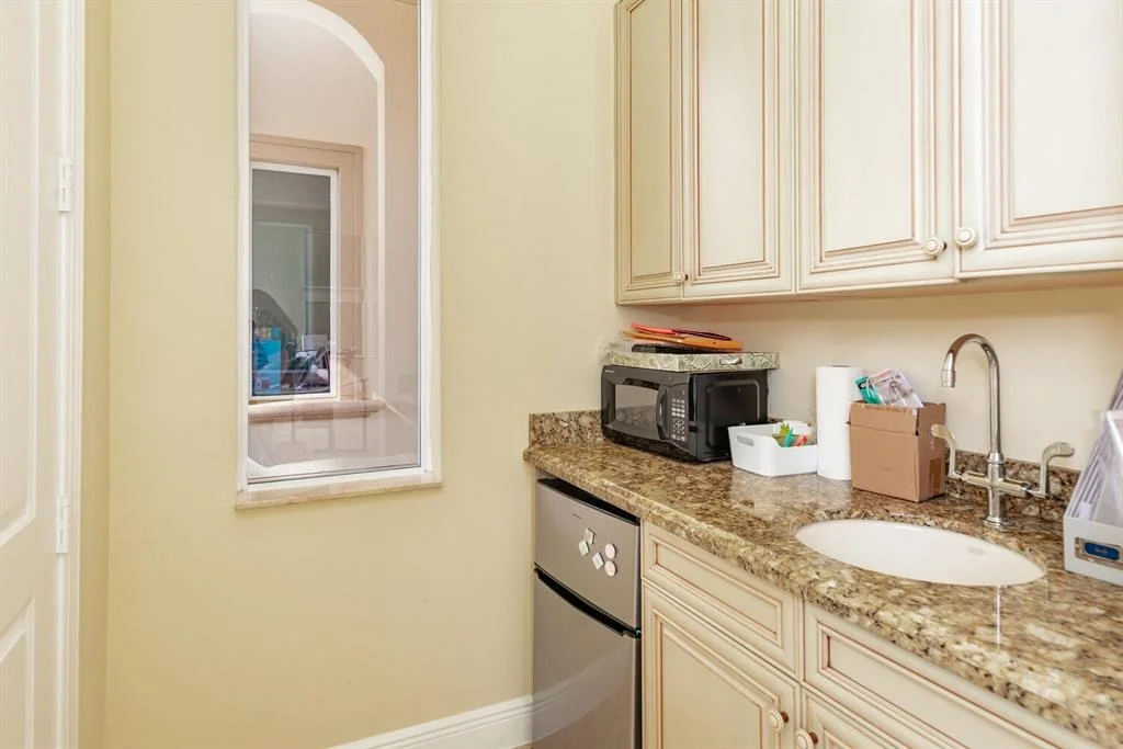 Photo of 8849 Valhalla Drive