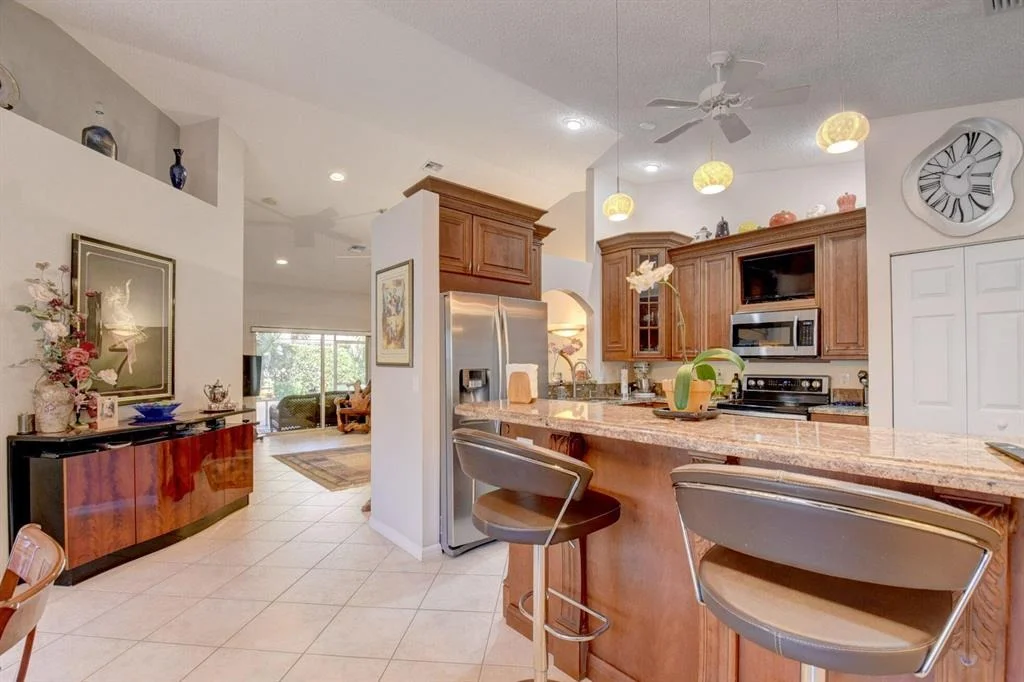 Photo of 6125 Heliconia Road