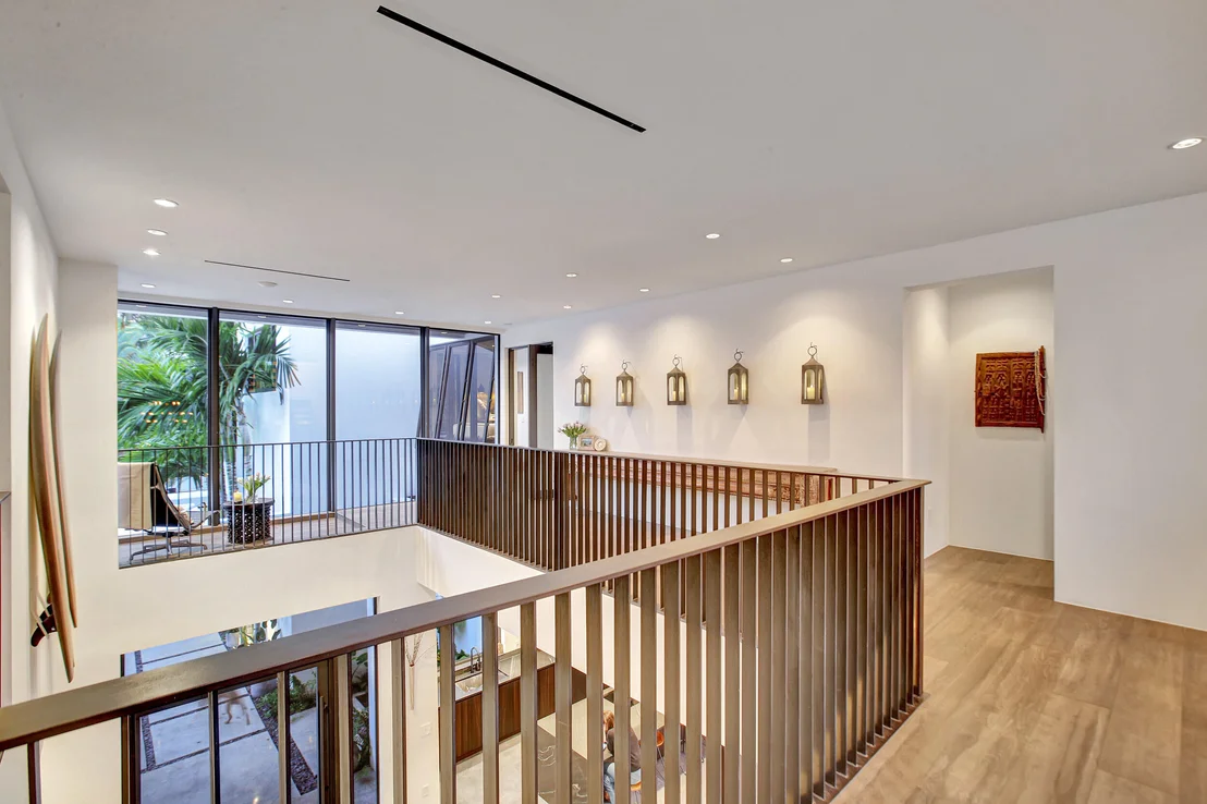 Photo of 3421 Beacon Street