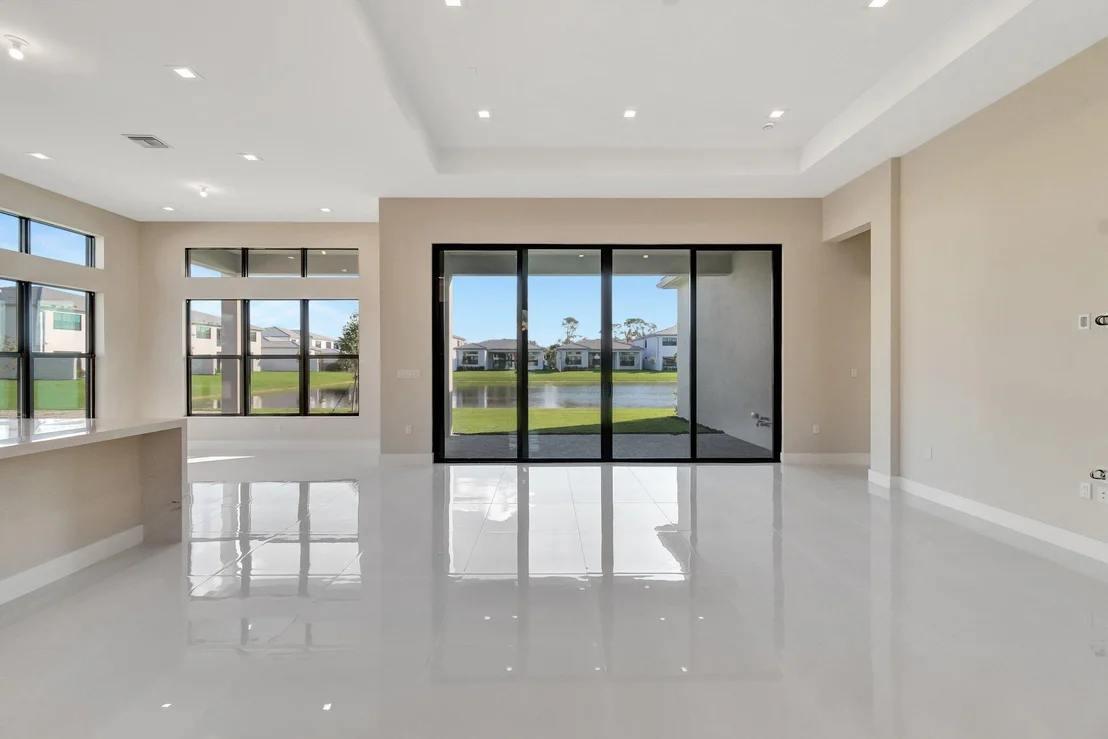 Photo of 9452 Riverside Park Drive