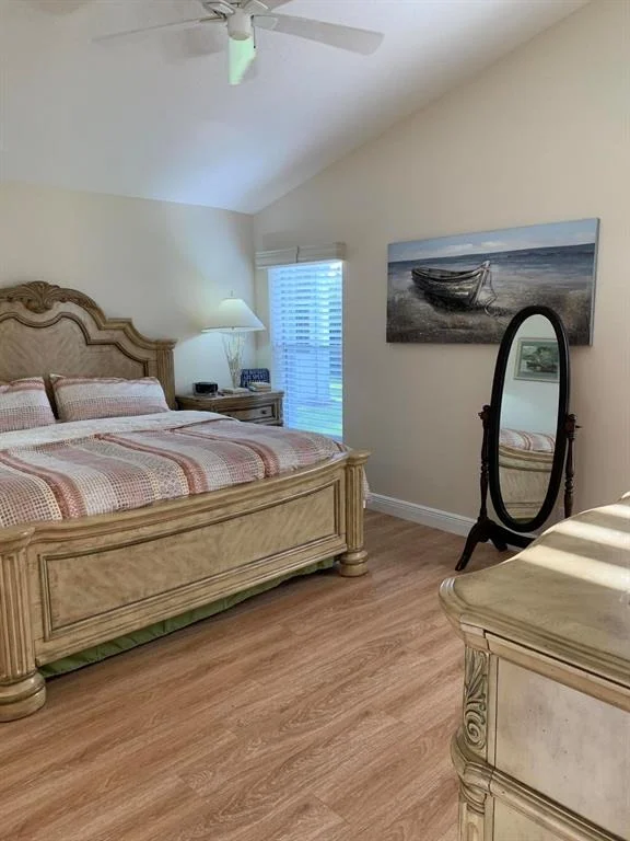 Photo of 135 Harbor Lake Circle