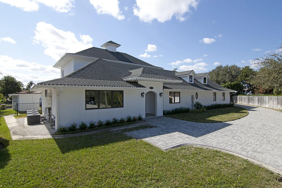 Photo of 648 Riverside Road