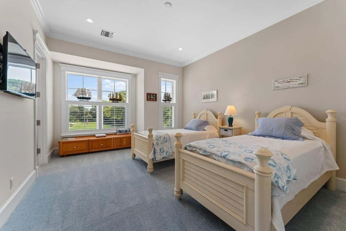 Photo of 5874 Pennock Point Road
