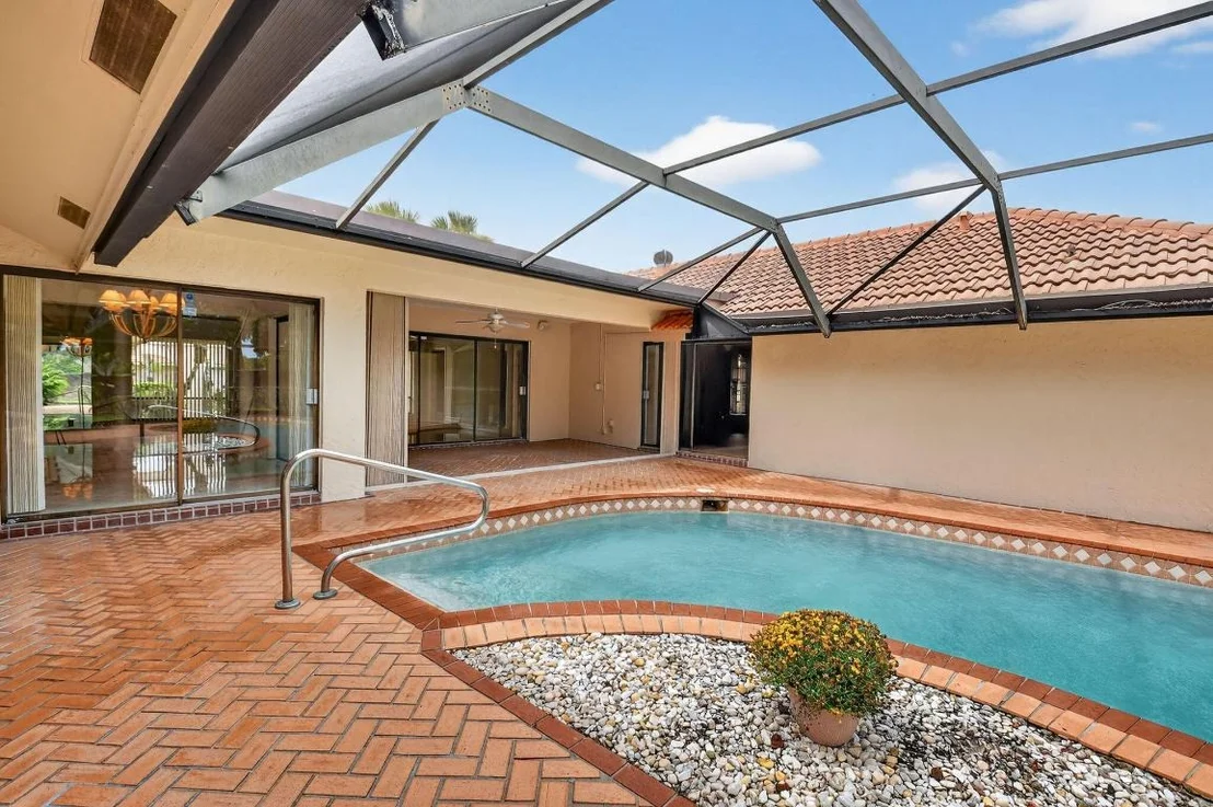 Photo of 5884 Pinebrook Drive
