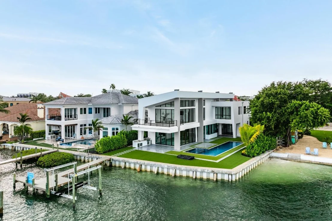 Photo of 3445 Harbor Road N