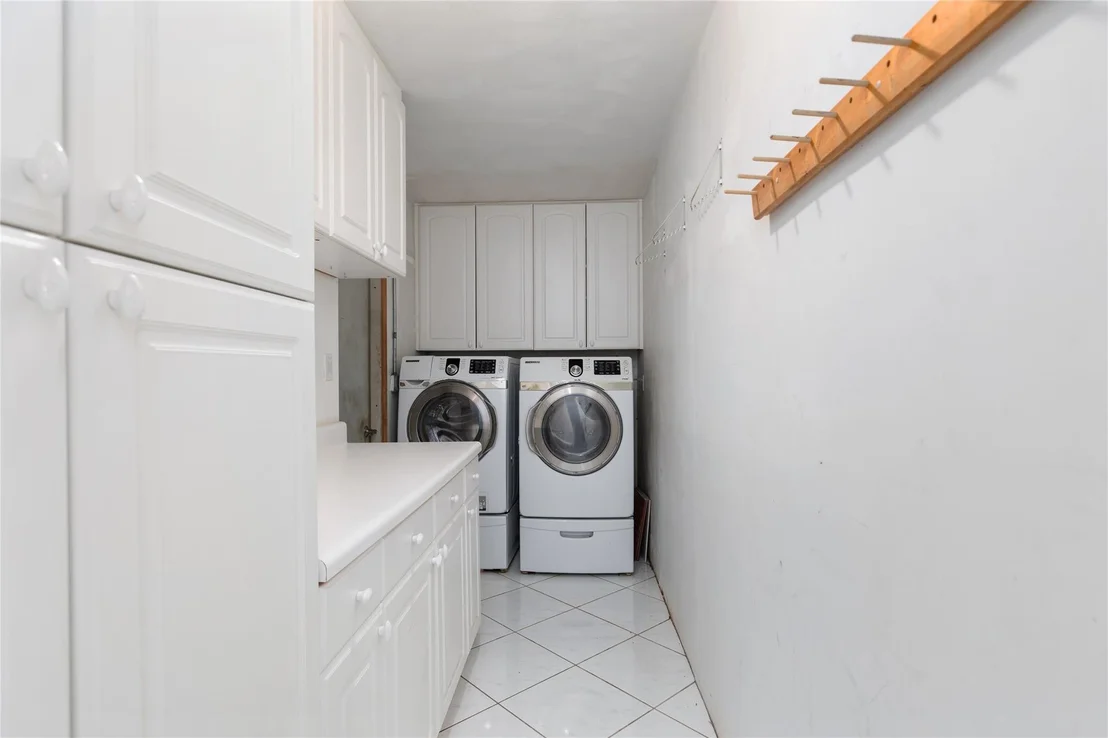 Photo of 360 SE 5th Avenue