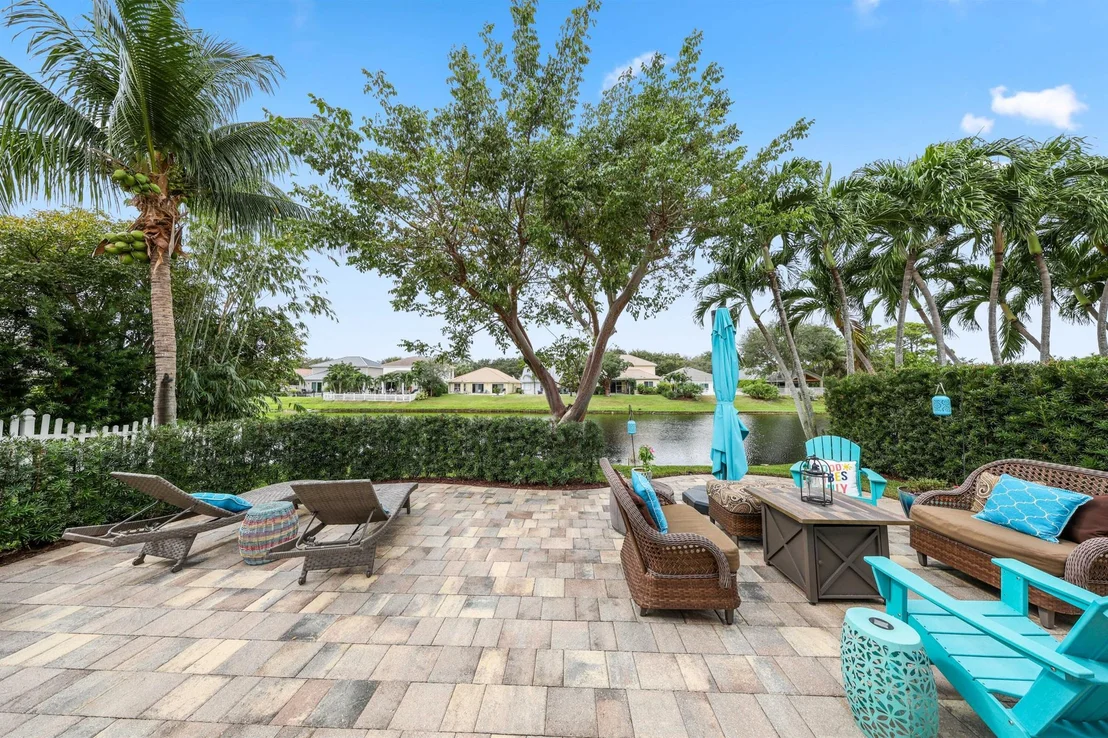 Photo of 560 Anchor Point