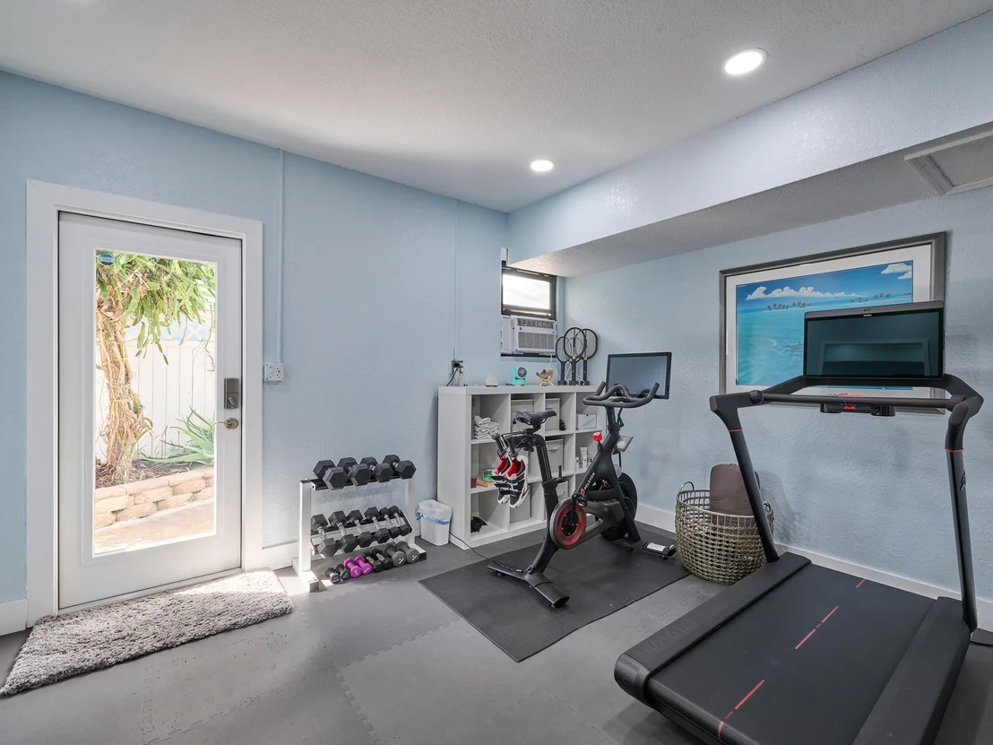 Photo of 2652 NE 3rd Street