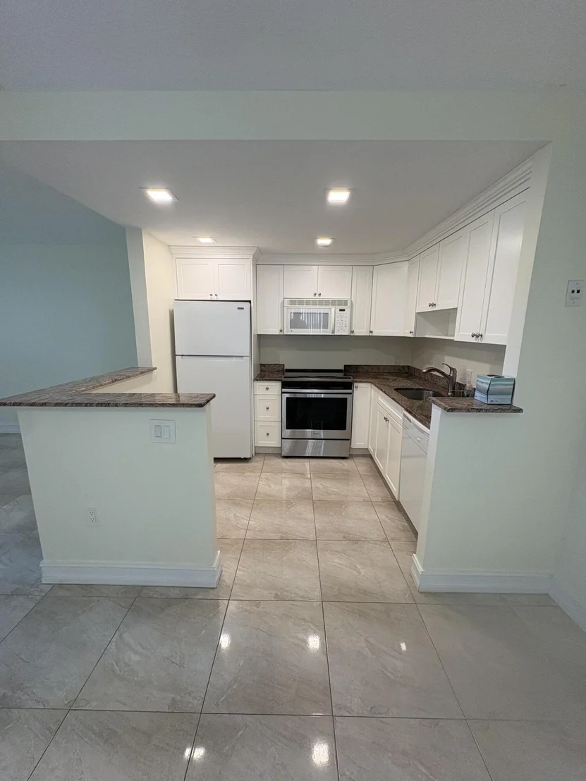 Photo of Unit 883 at 883 Normandy Lane