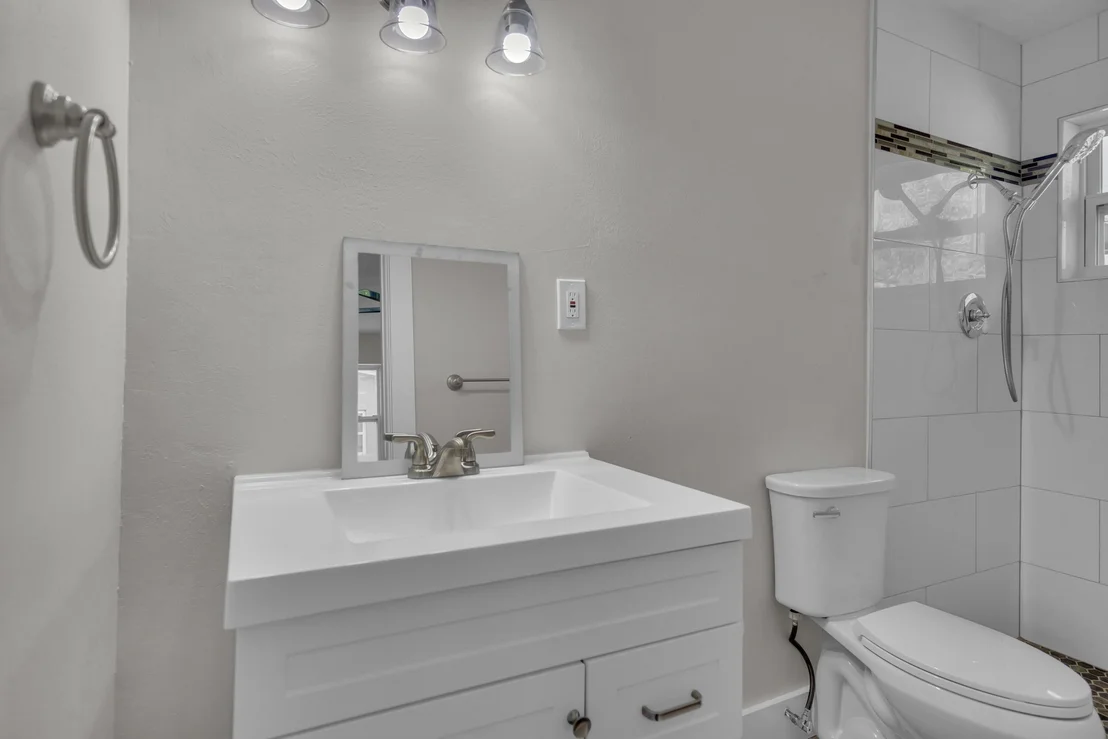 Photo of 817 SE 9th Court