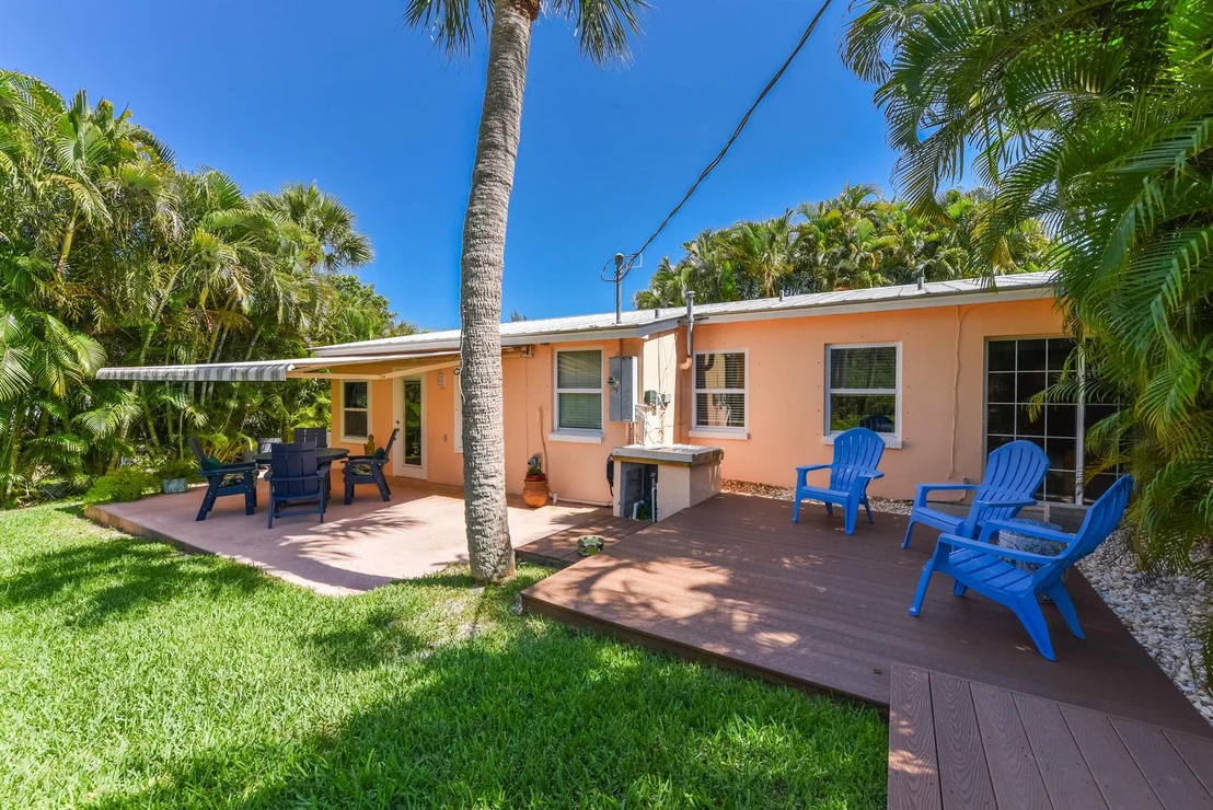 Photo of 1116 NE Oceanview Circle