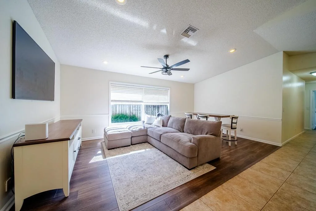 Photo of 5549 Descartes Circle