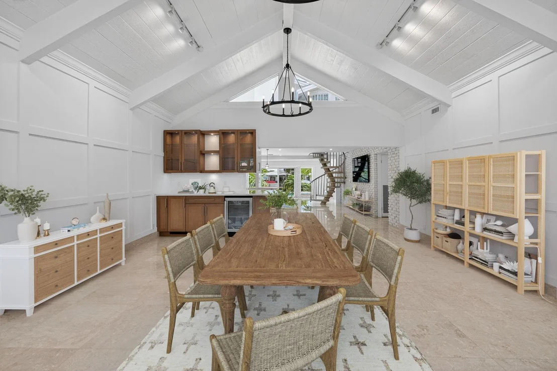 Photo of 990 SE 7th Avenue