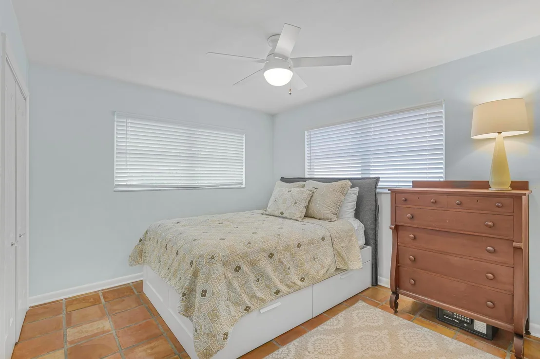 Photo of 250 SE 9th Street