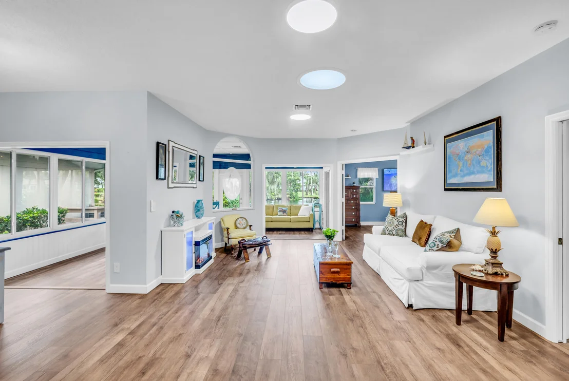 Photo of 401 Tamarind Place