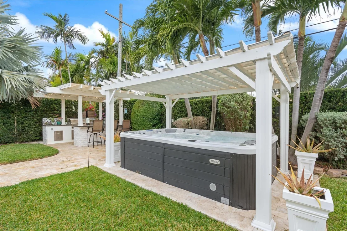 Photo of 741 Fairway Drive