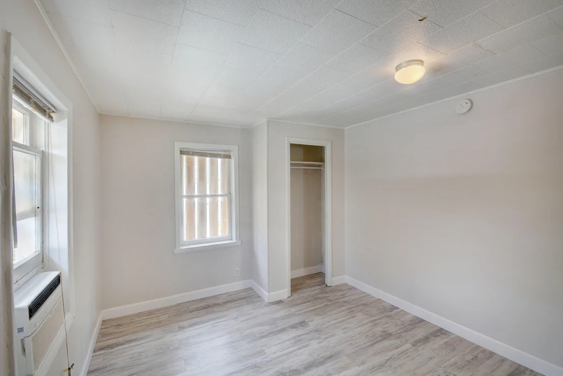 Photo of 215 N E Street