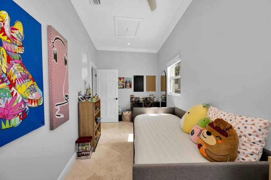 Photo of 8 Oneida Lane