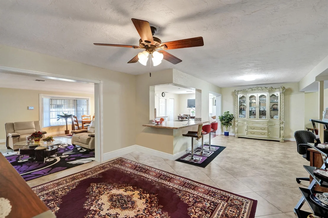 Photo of 802 NW 69th Terrace