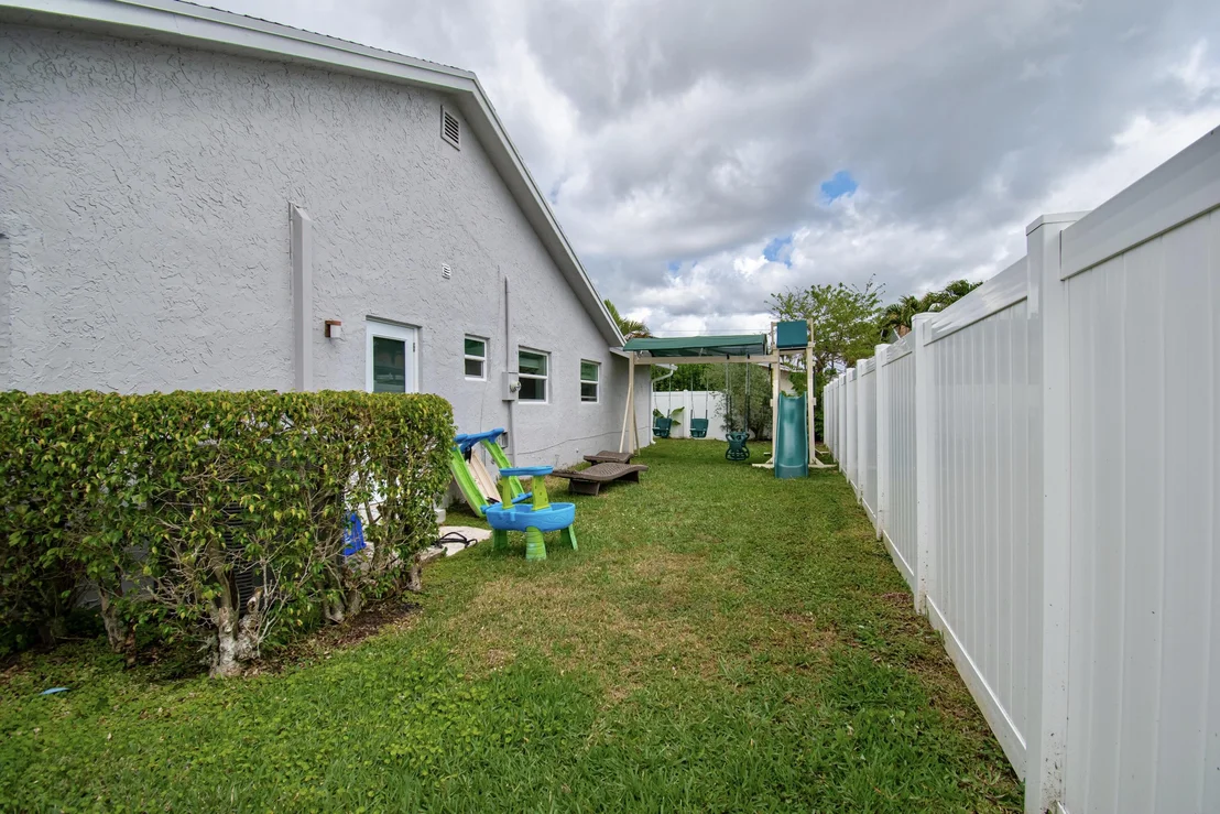 Photo of 7484 Malibu Crescent