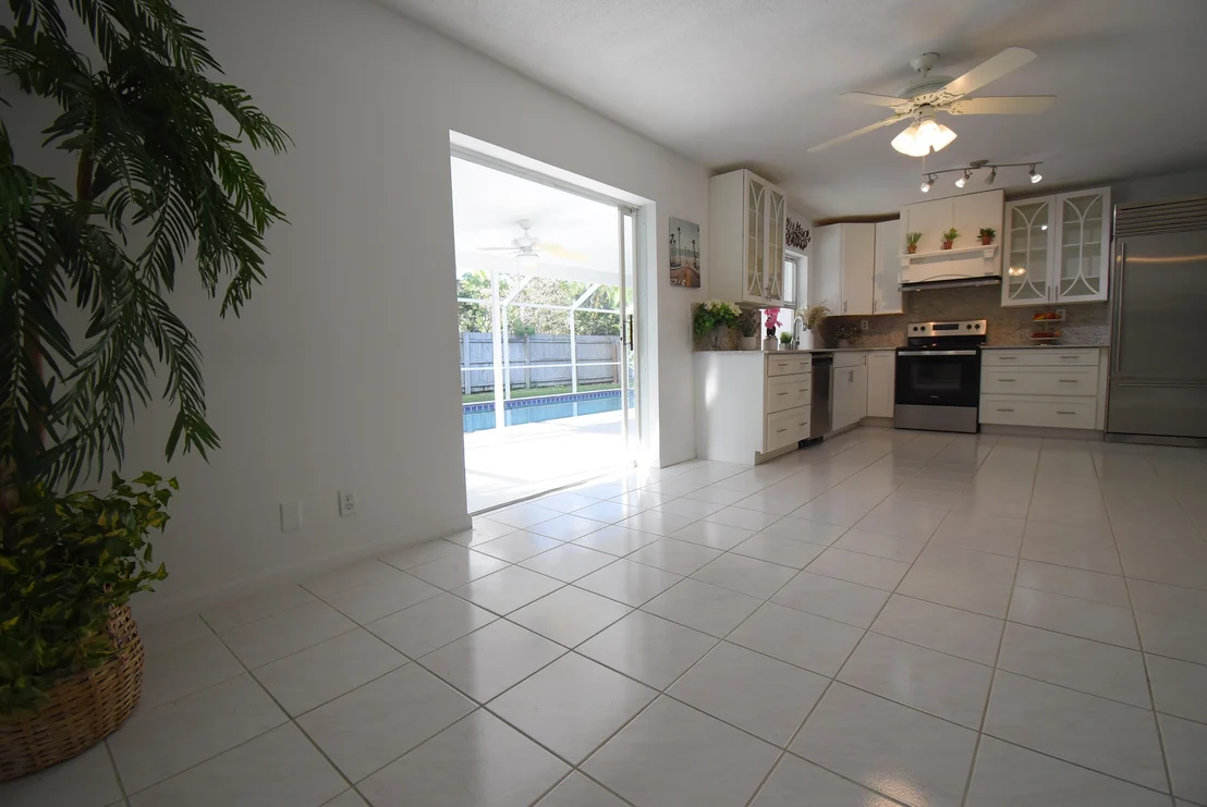 Photo of 701 NW 6TH Drive