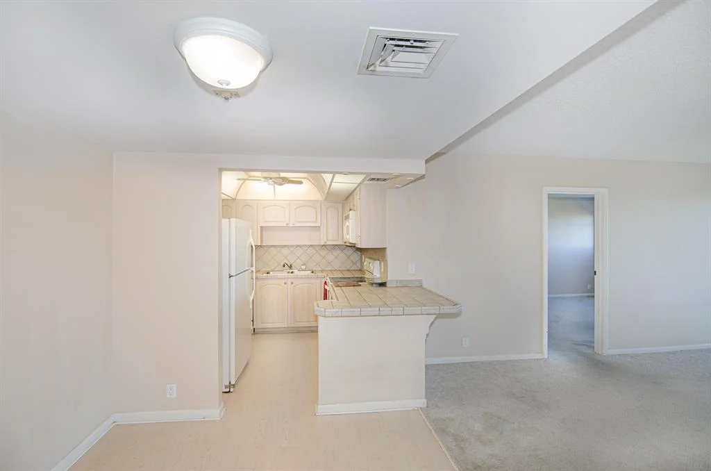 Photo of Unit 708 at 336 Golfview Road