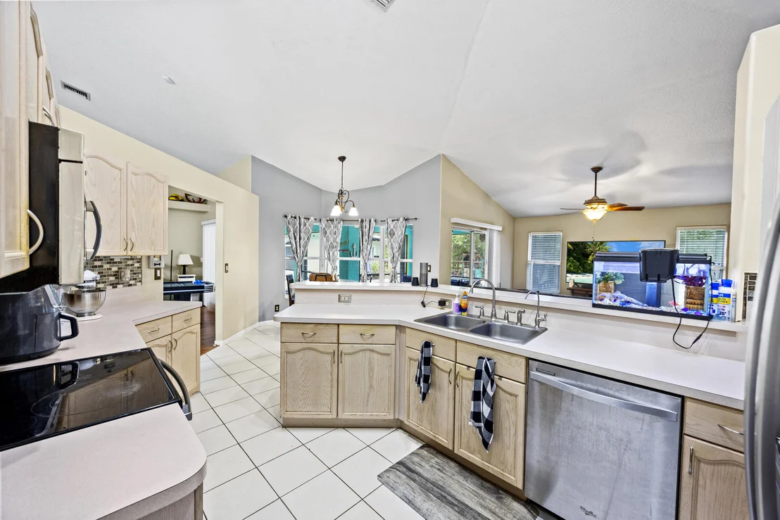 Photo of 6434 Mandarin Boulevard