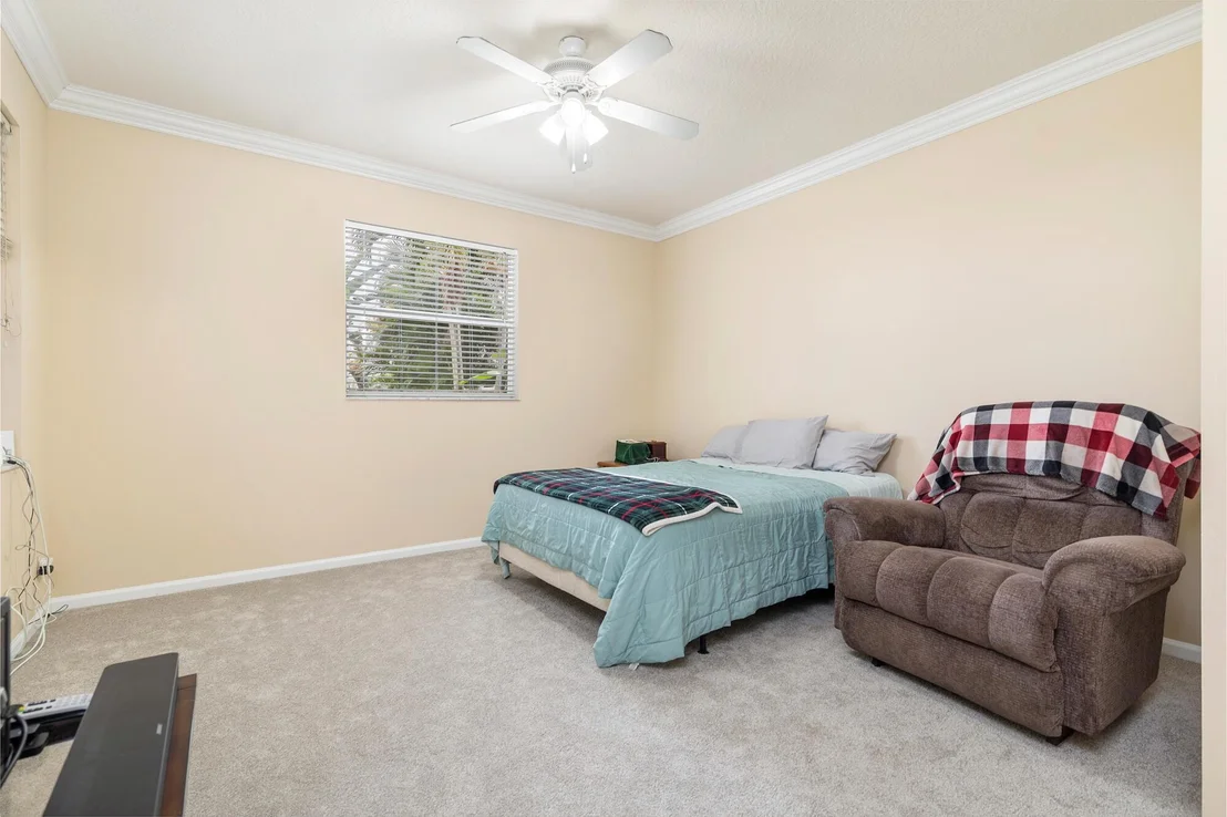 Photo of 17684 Cinquez Park Road W