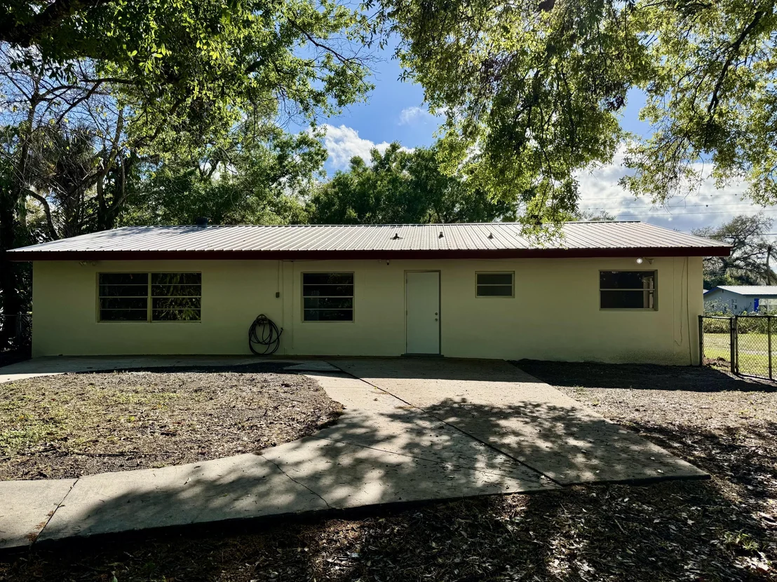 Photo of 1104 SE 8th Drive