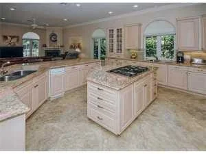 Photo of 942 Allamanda Drive