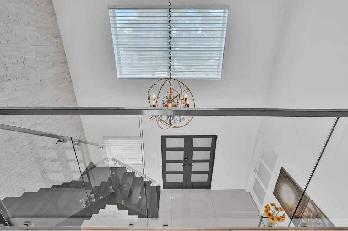 Photo of 2888 NE 33rd Street