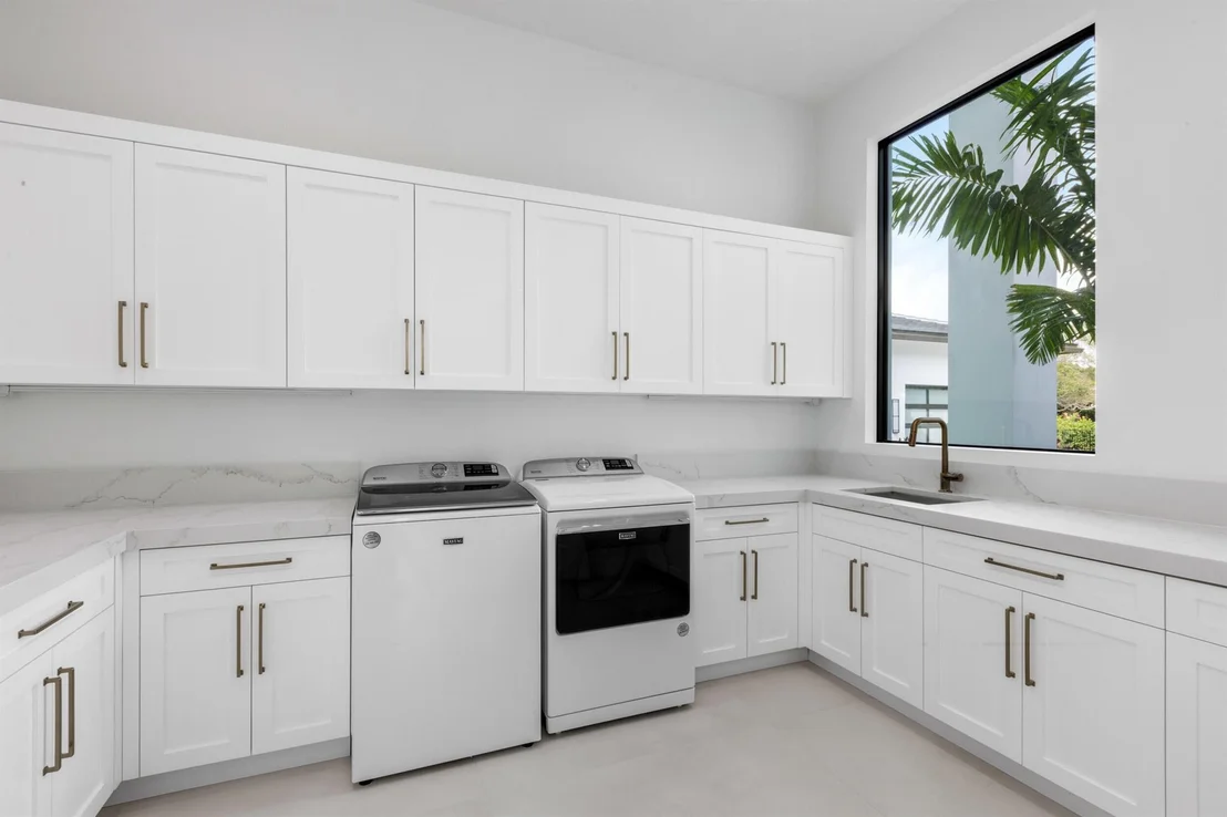 Photo of 88 W Riverside Drive
