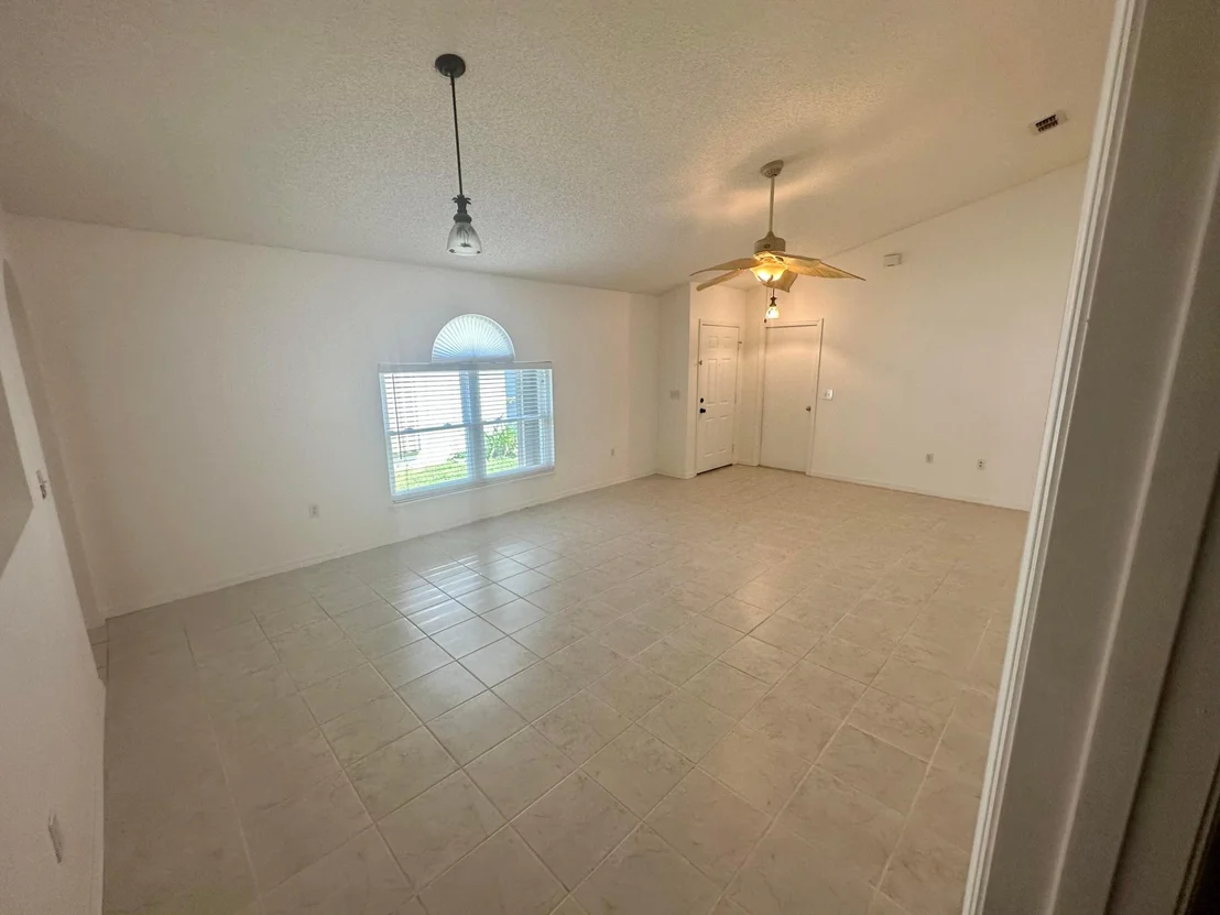 Photo of 2089 Redwood Circle NE