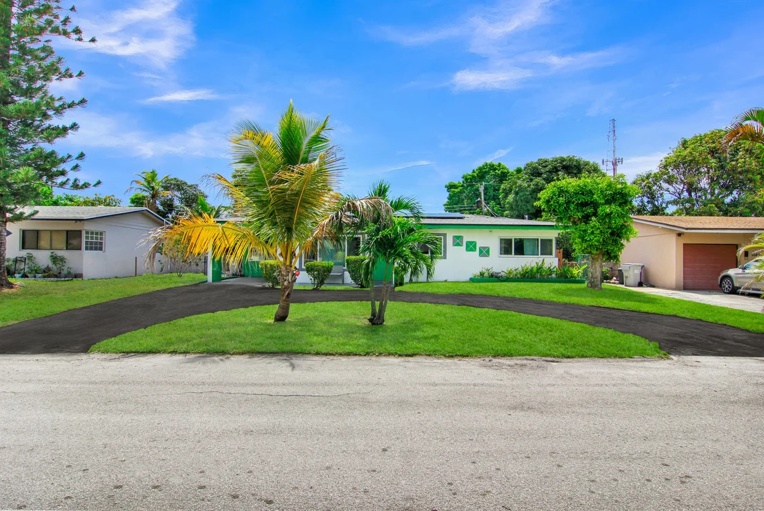 Photo of 1650 NW 1ST Way