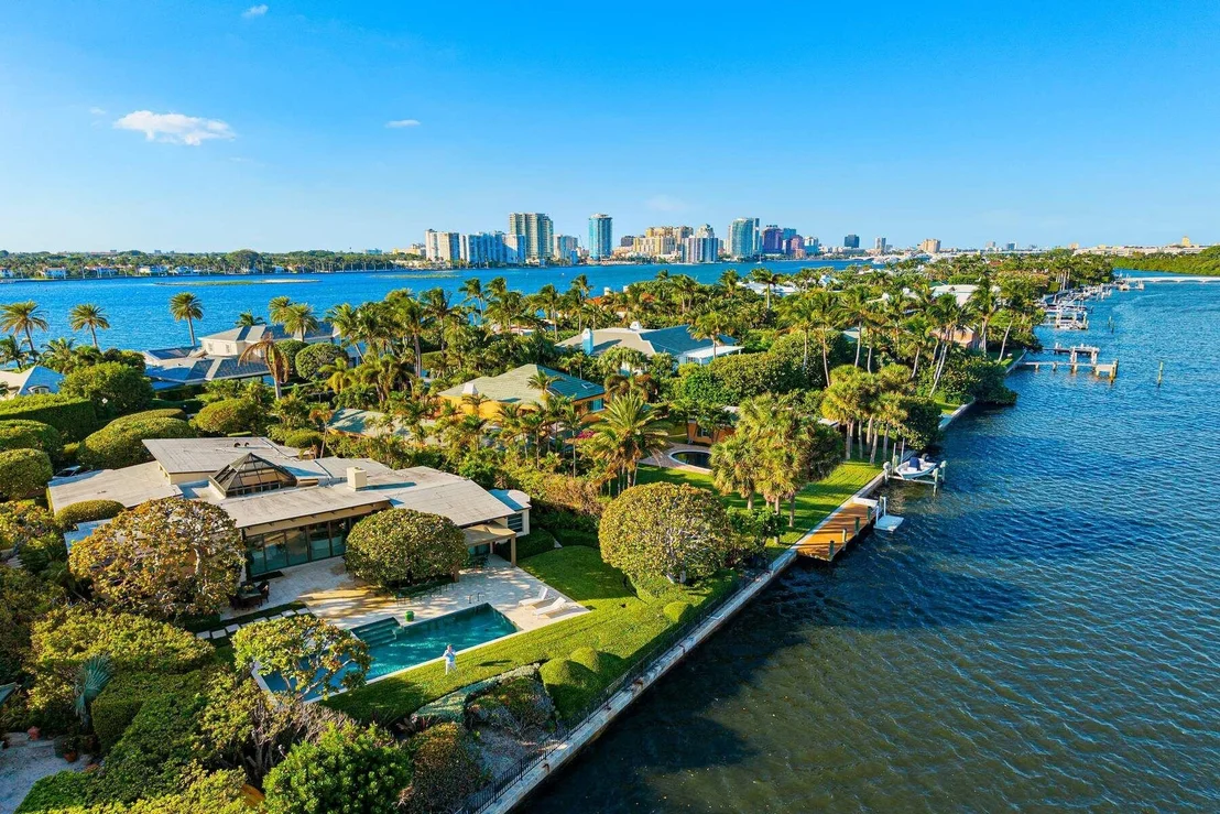 Photo of 748 Island Drive