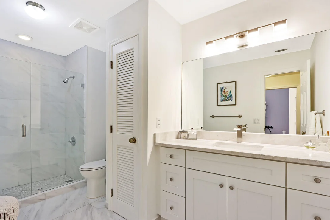 Photo of Unit 18D at 1420 Ocean Way